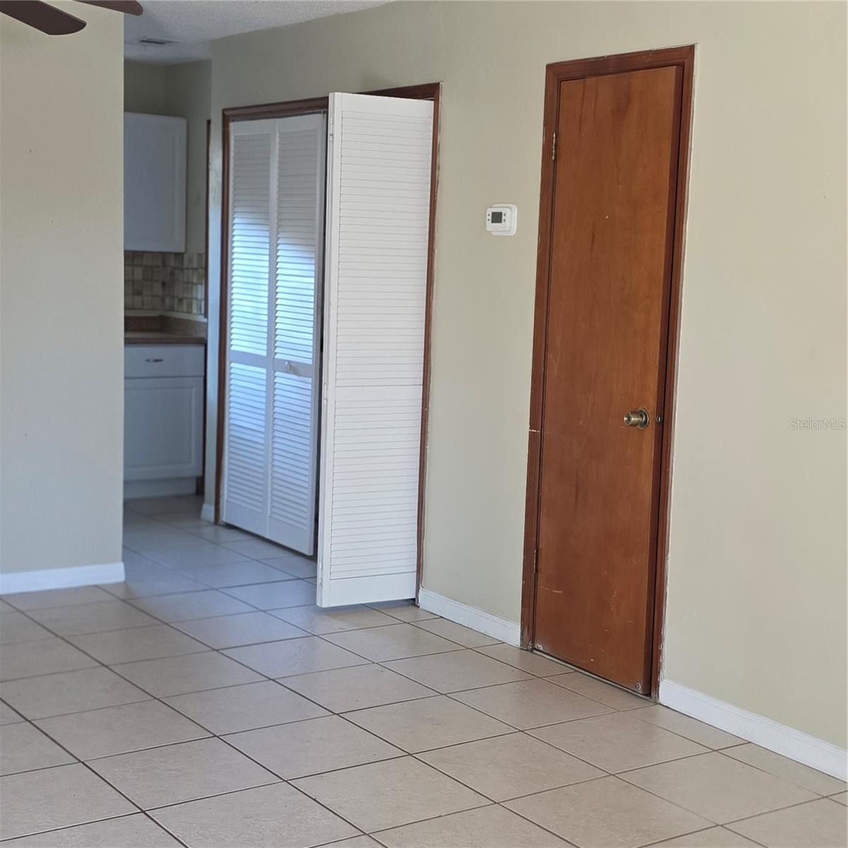 OAKLAND VILLAGE SEC 1 - Residential Lease
