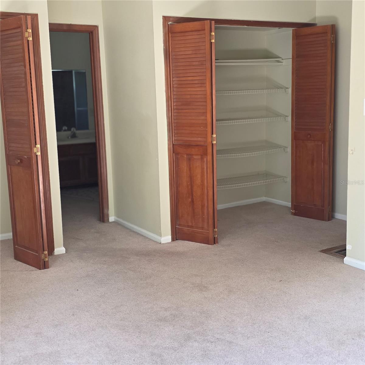 OAKLAND VILLAGE SEC 1 - Residential Lease