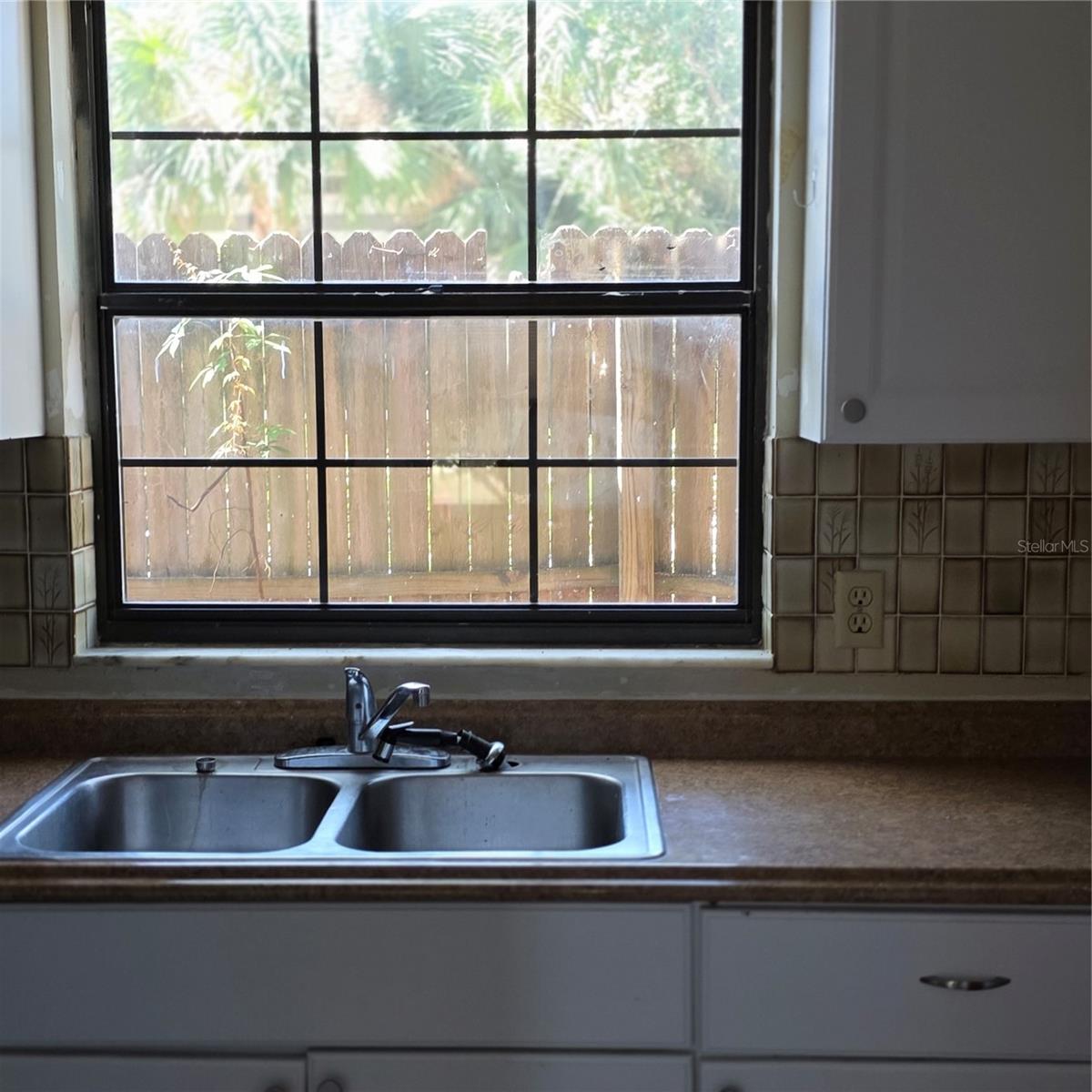 OAKLAND VILLAGE SEC 1 - Residential Lease