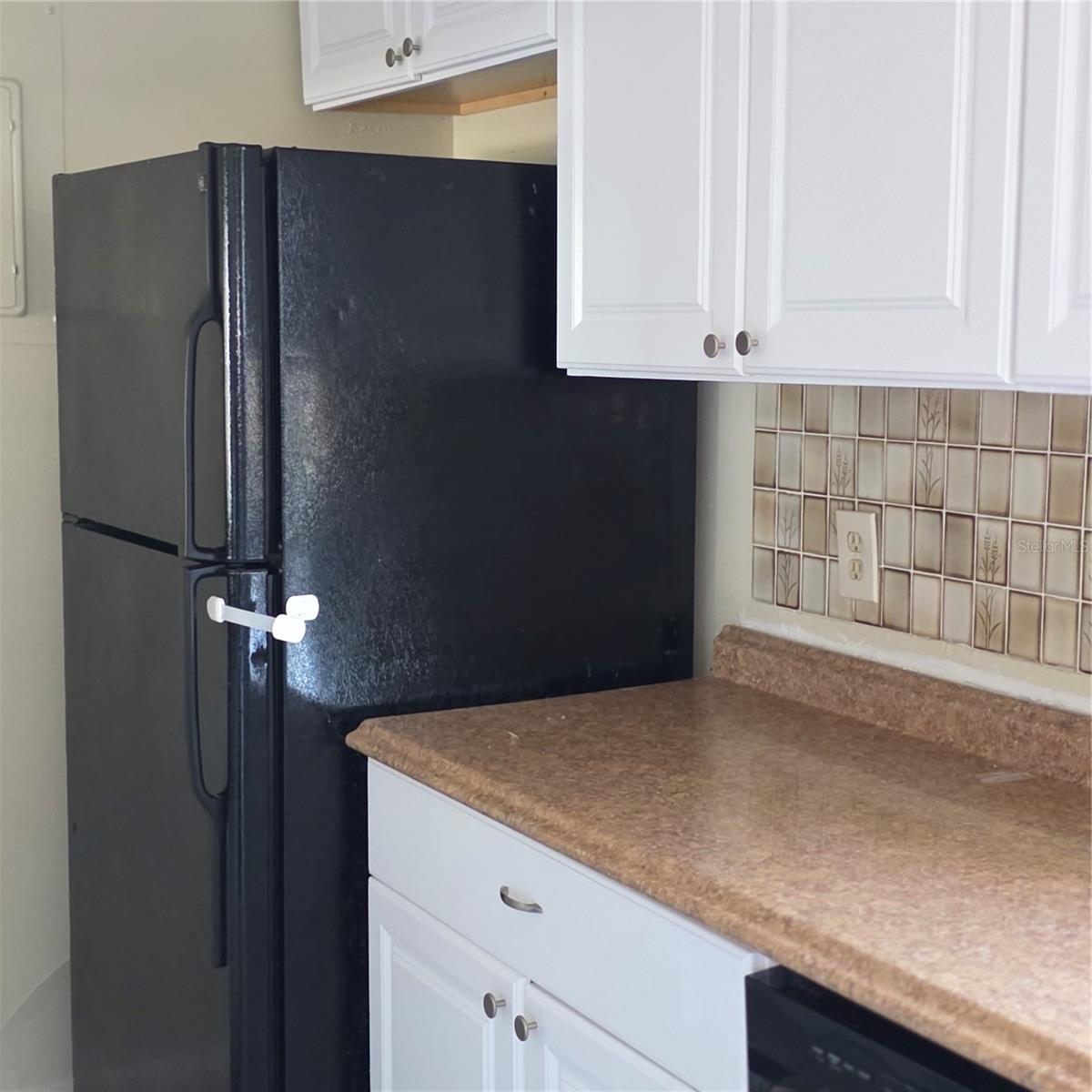 OAKLAND VILLAGE SEC 1 - Residential Lease