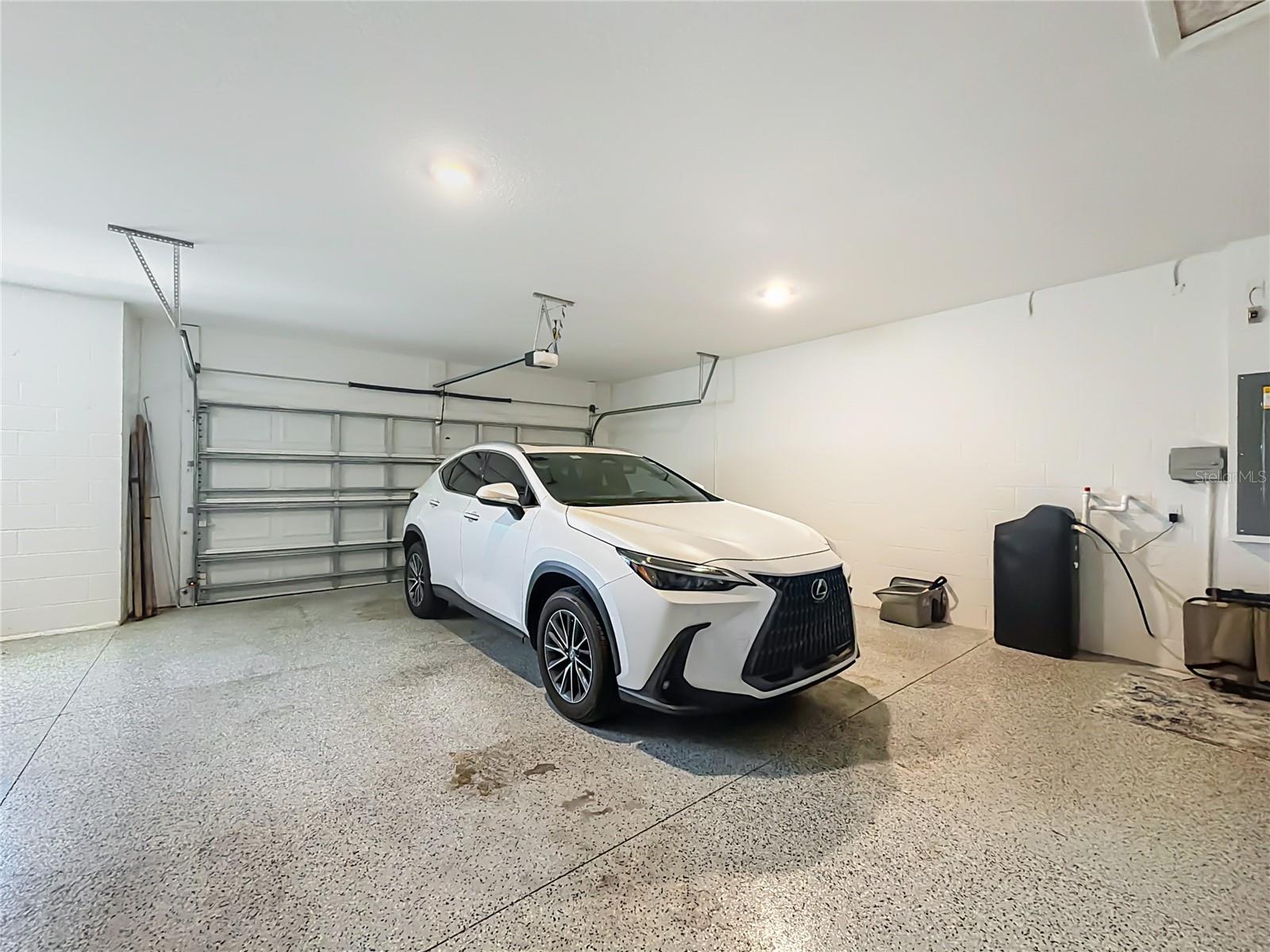 ON TOP OF THE WORLD AVALON 7 - Residential