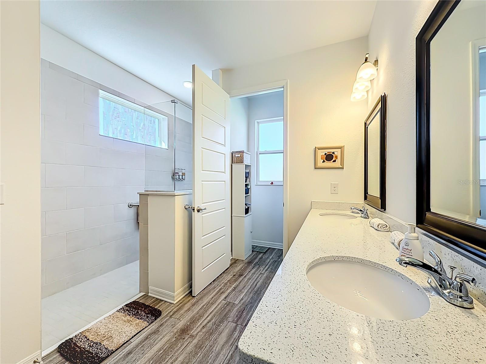 ON TOP OF THE WORLD AVALON 7 - Residential