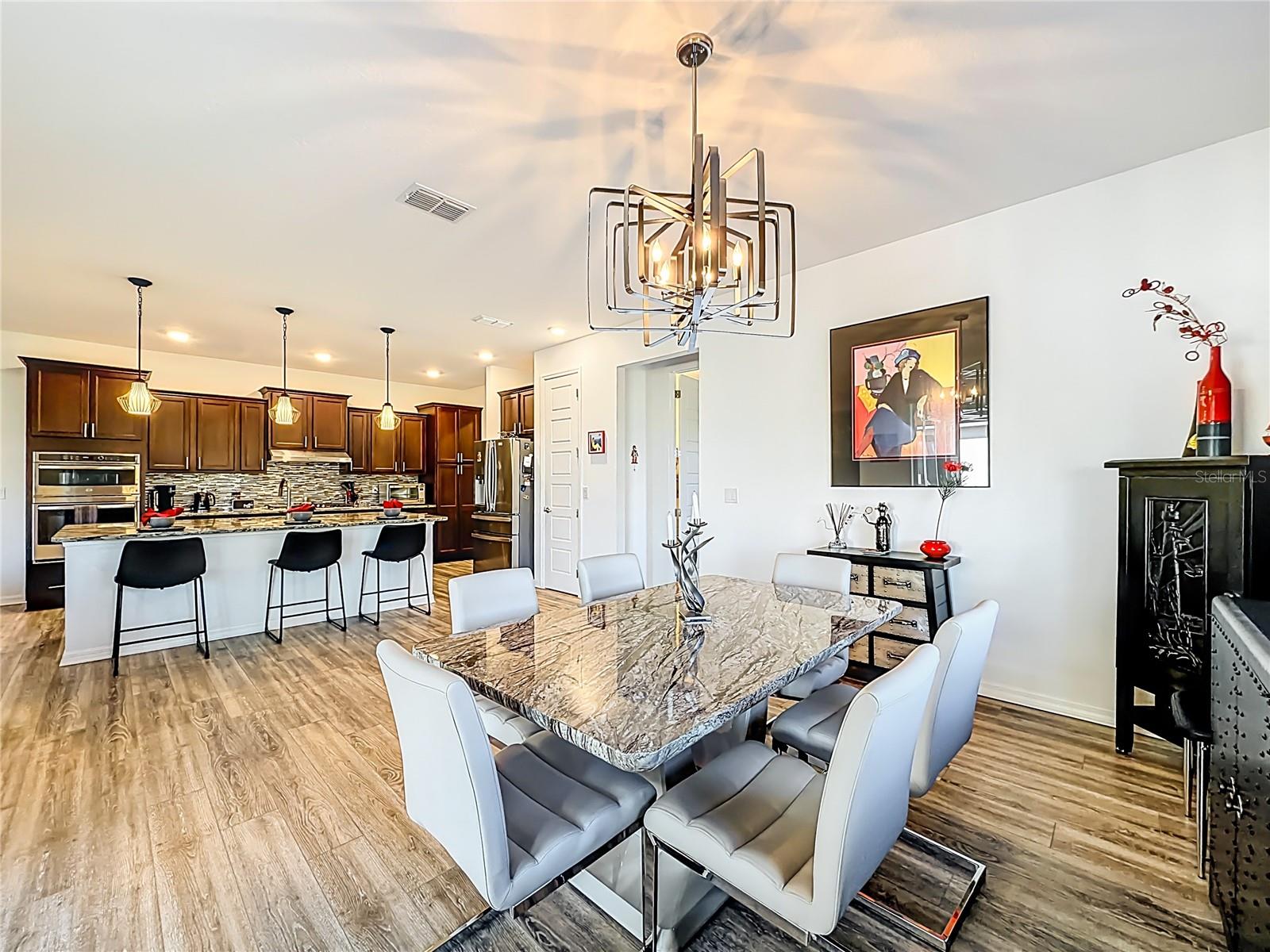 ON TOP OF THE WORLD AVALON 7 - Residential