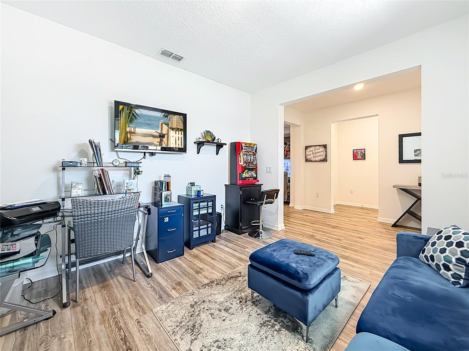 ON TOP OF THE WORLD AVALON 7 - Residential