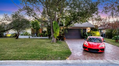 Photo of 4076 Southwell Way, Sarasota, FL 34241 (MLS # A4682589)