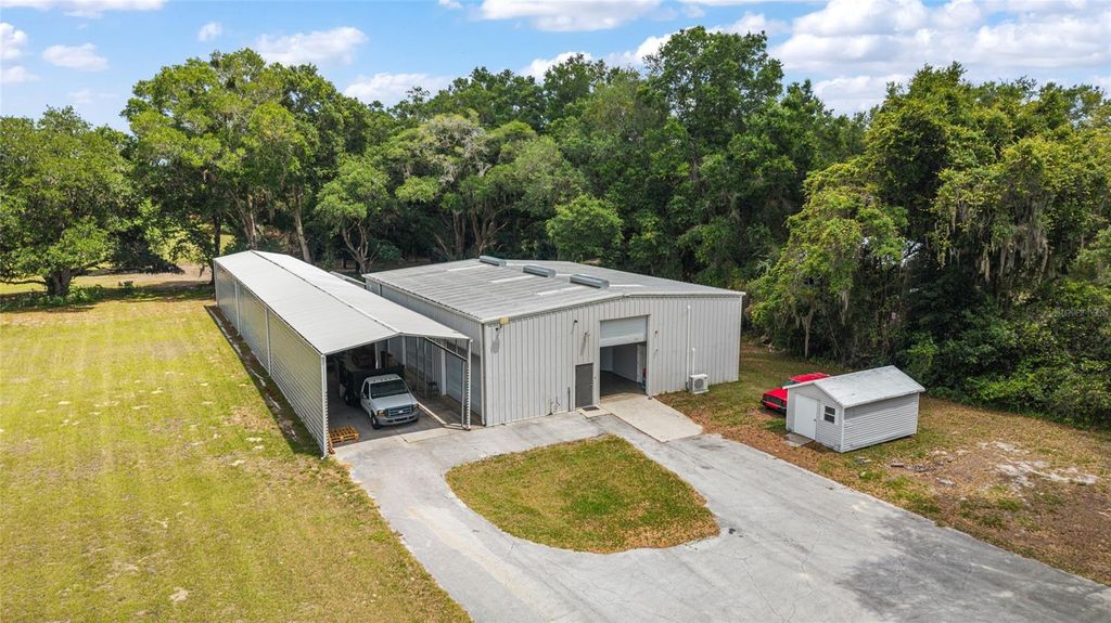 Photo of 15725 SE 36th Avenue, Summerfield, FL 34491 (MLS # OM723625)