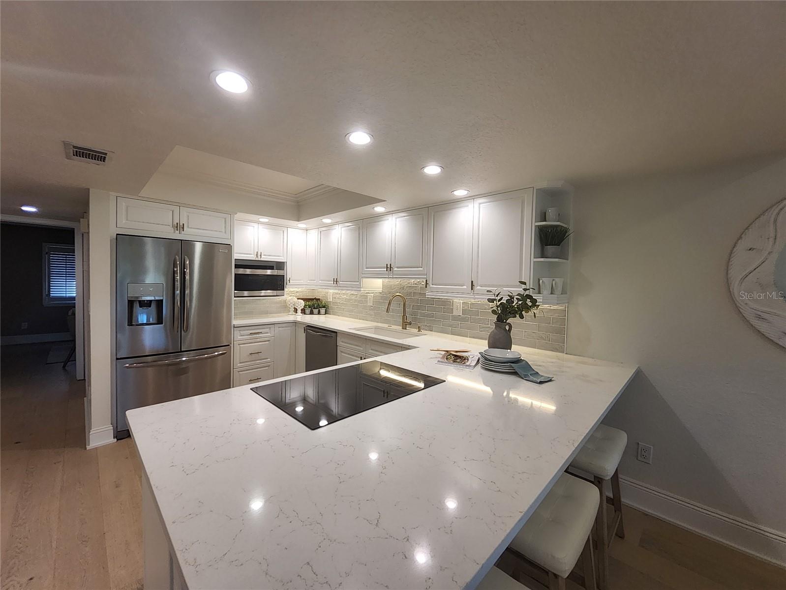 PIRATES COVE CLUB CONDO - Residential Lease