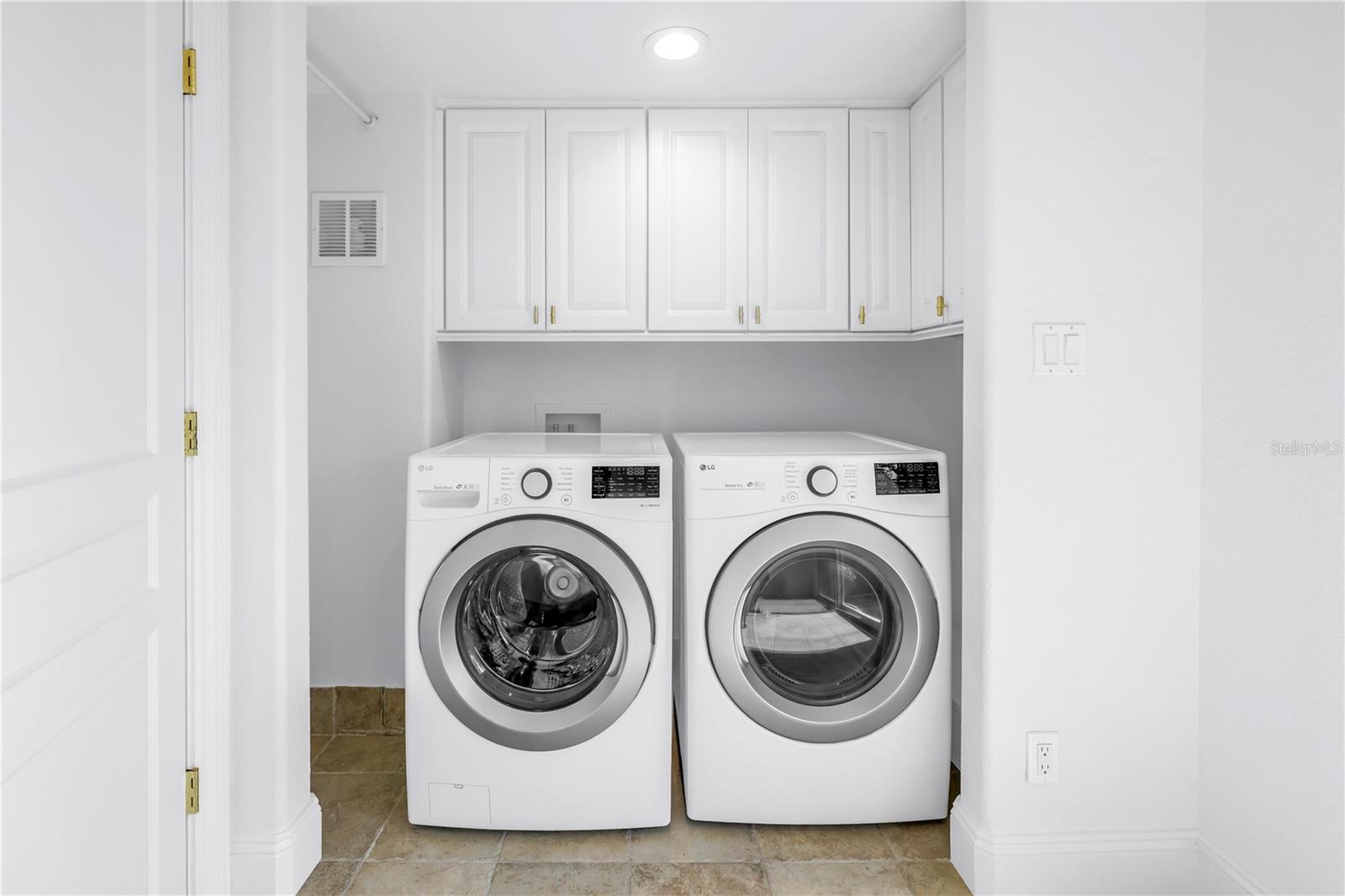 PIRATES COVE CLUB CONDO - Residential Lease