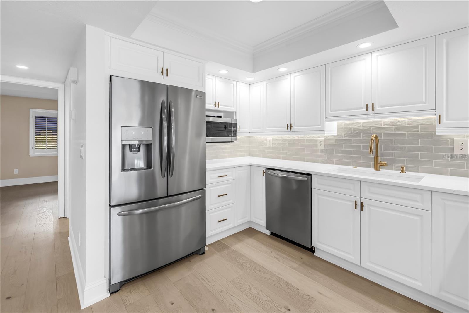 PIRATES COVE CLUB CONDO - Residential Lease