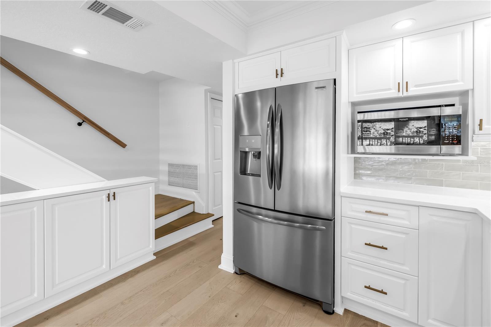 PIRATES COVE CLUB CONDO - Residential Lease