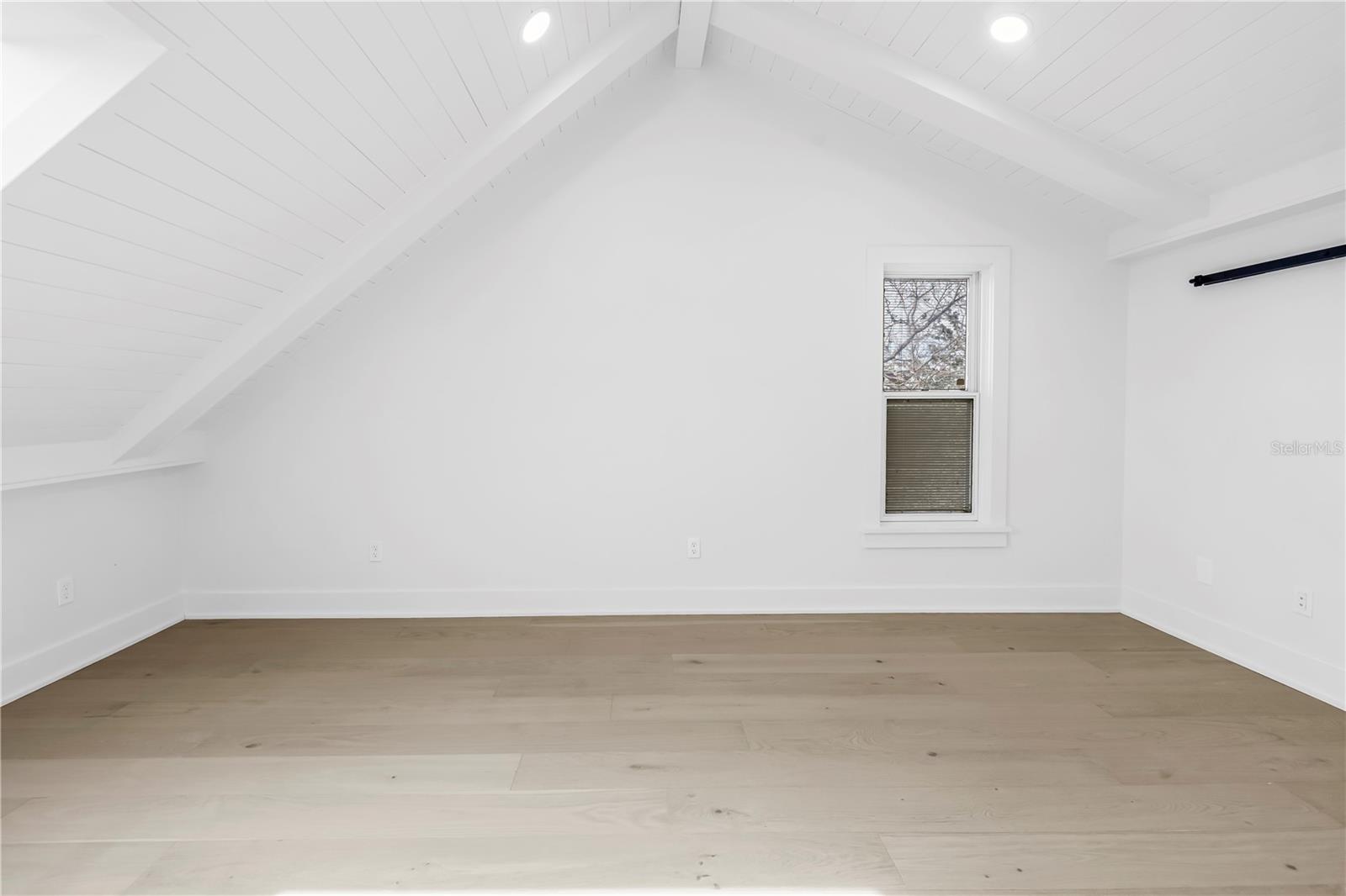 PIRATES COVE CLUB CONDO - Residential Lease