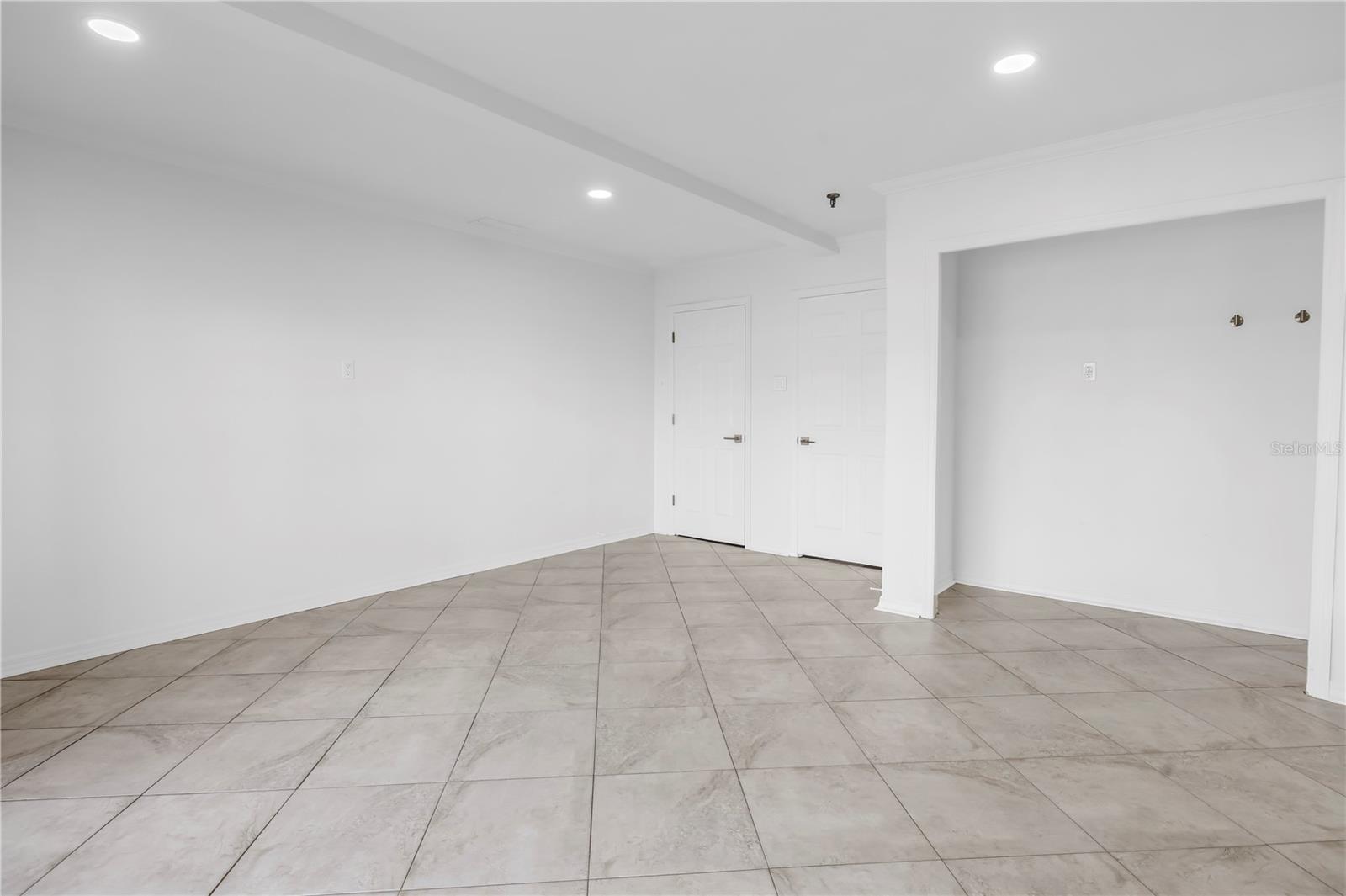 PIRATES COVE CLUB CONDO - Residential Lease