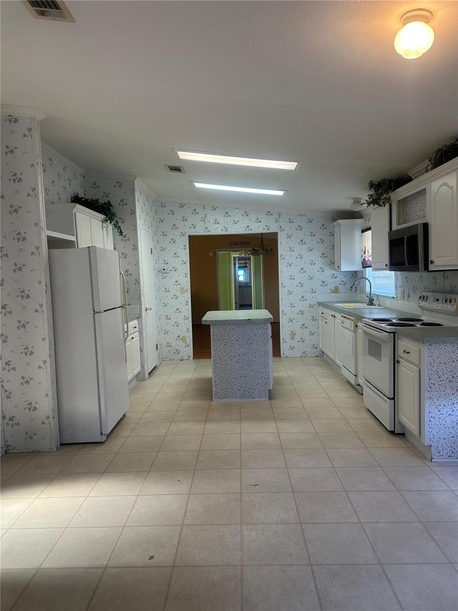 1814 WINCHESTER COURT S