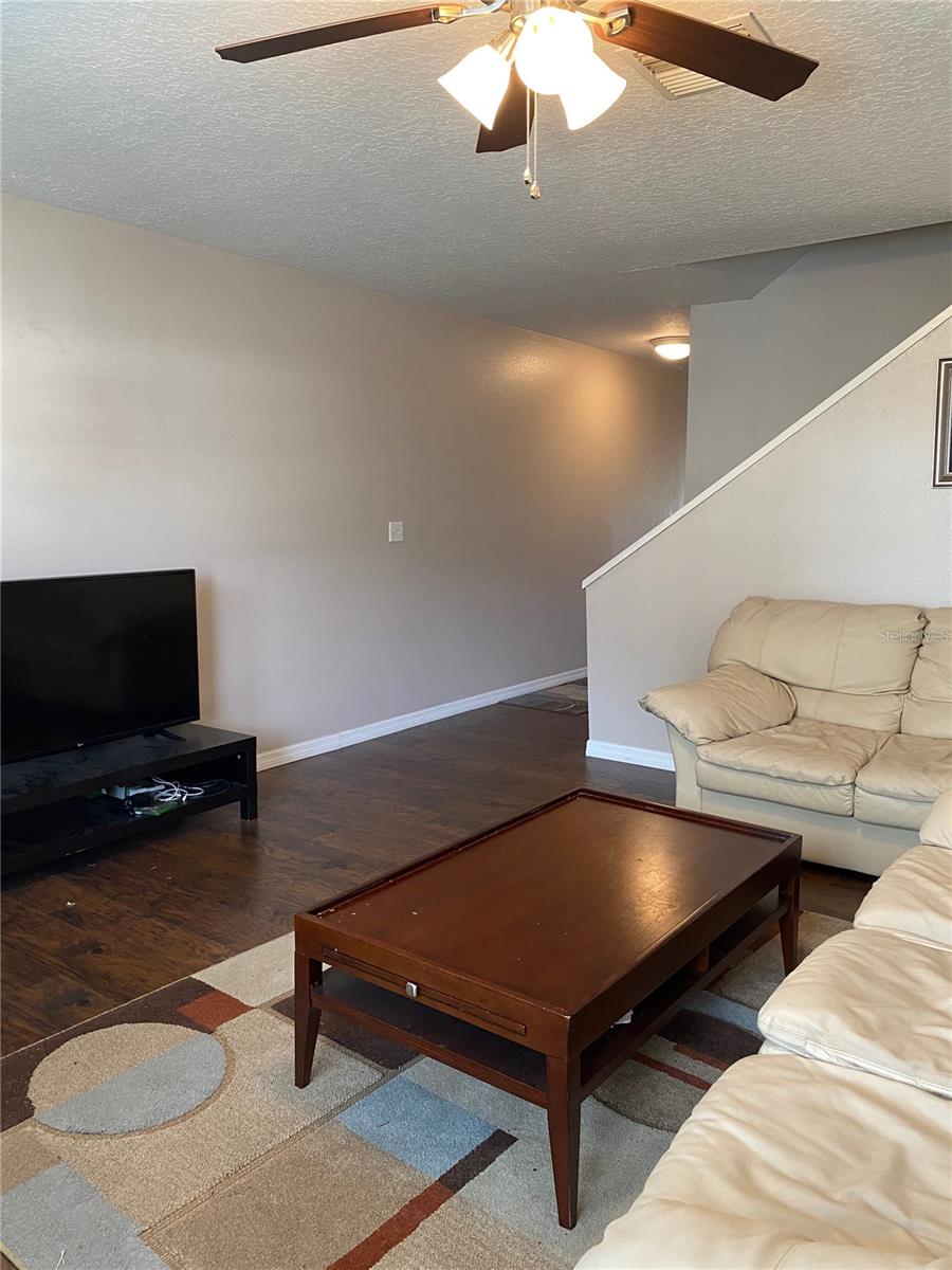 THE TWNHMS AT KENSINGTON PH - Residential Lease