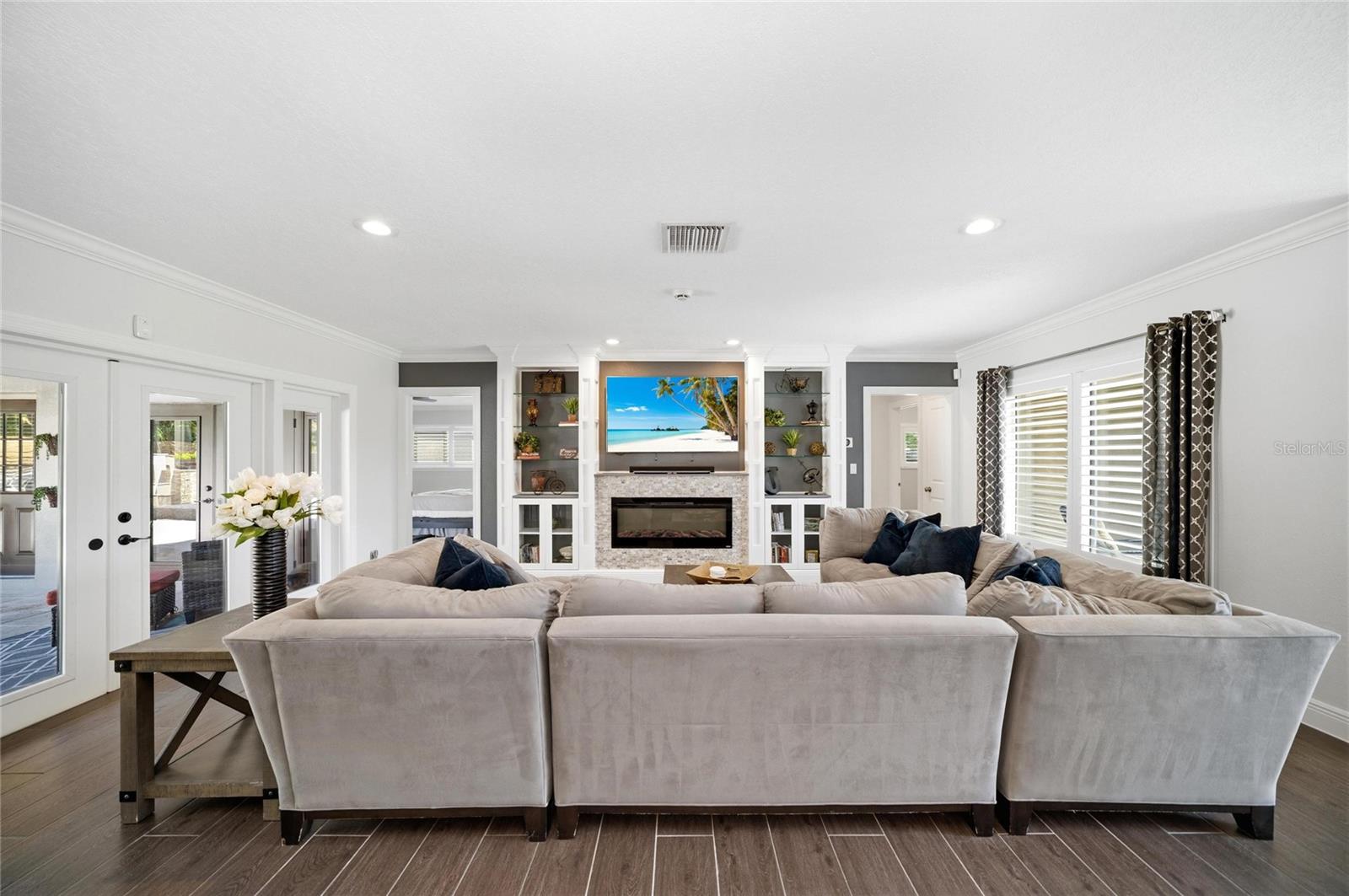 BAYWAY ISLES - Residential