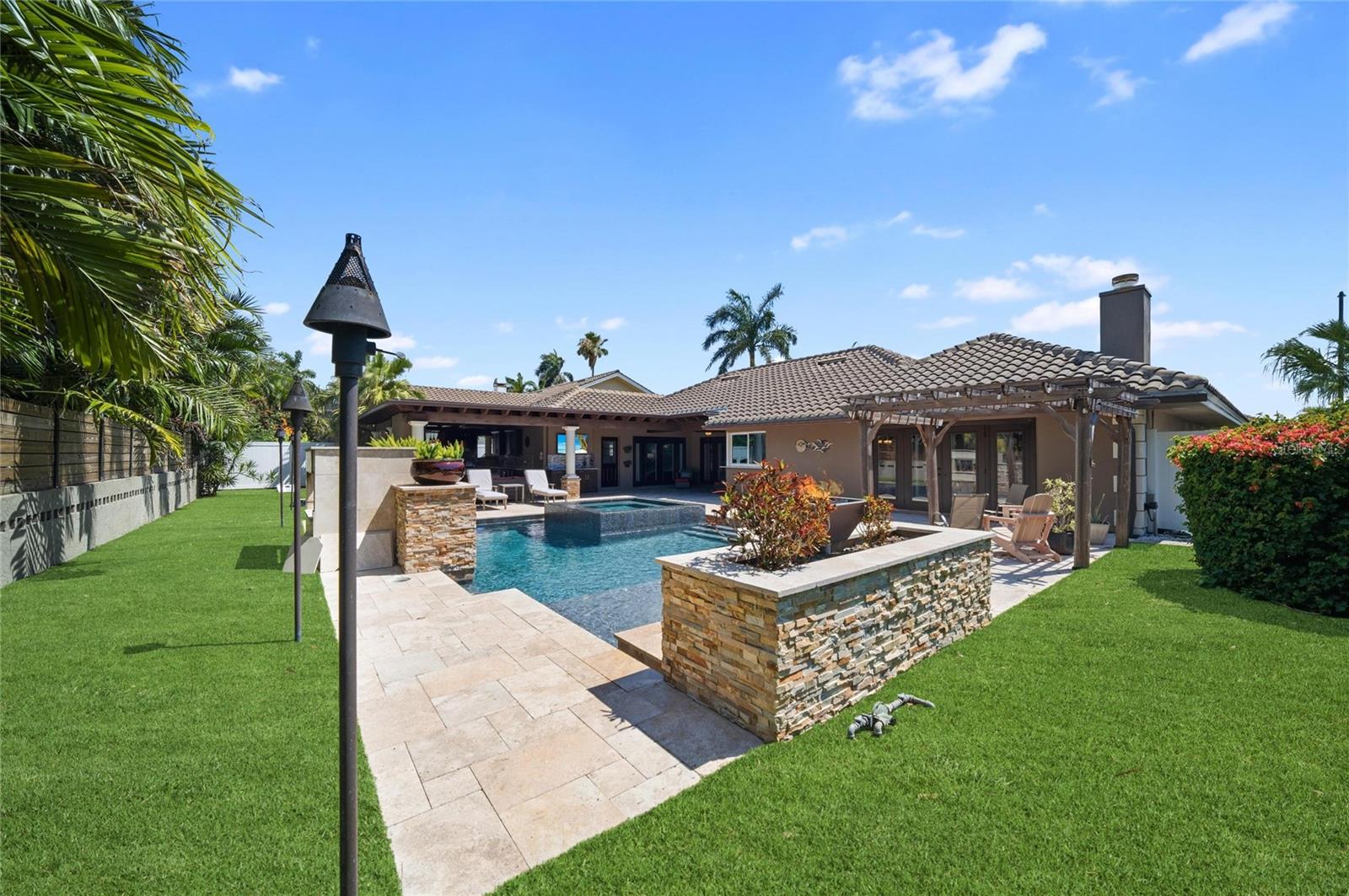 BAYWAY ISLES - Residential