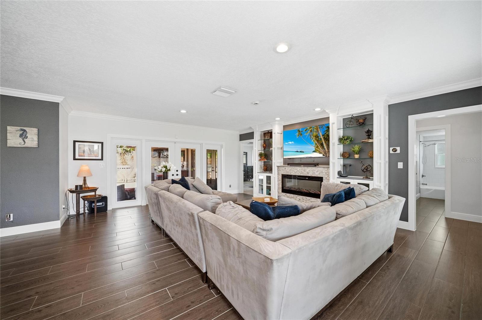 BAYWAY ISLES - Residential