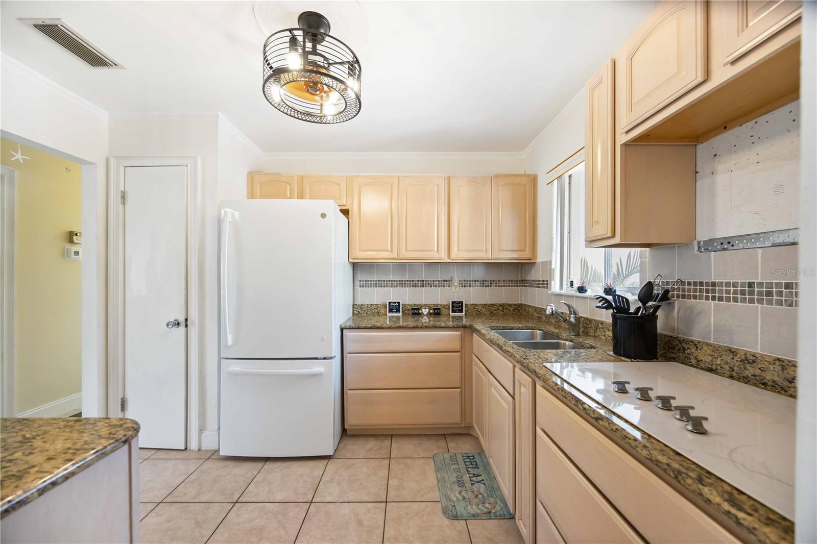 BAYSHORE CONDOMINIUM - Residential