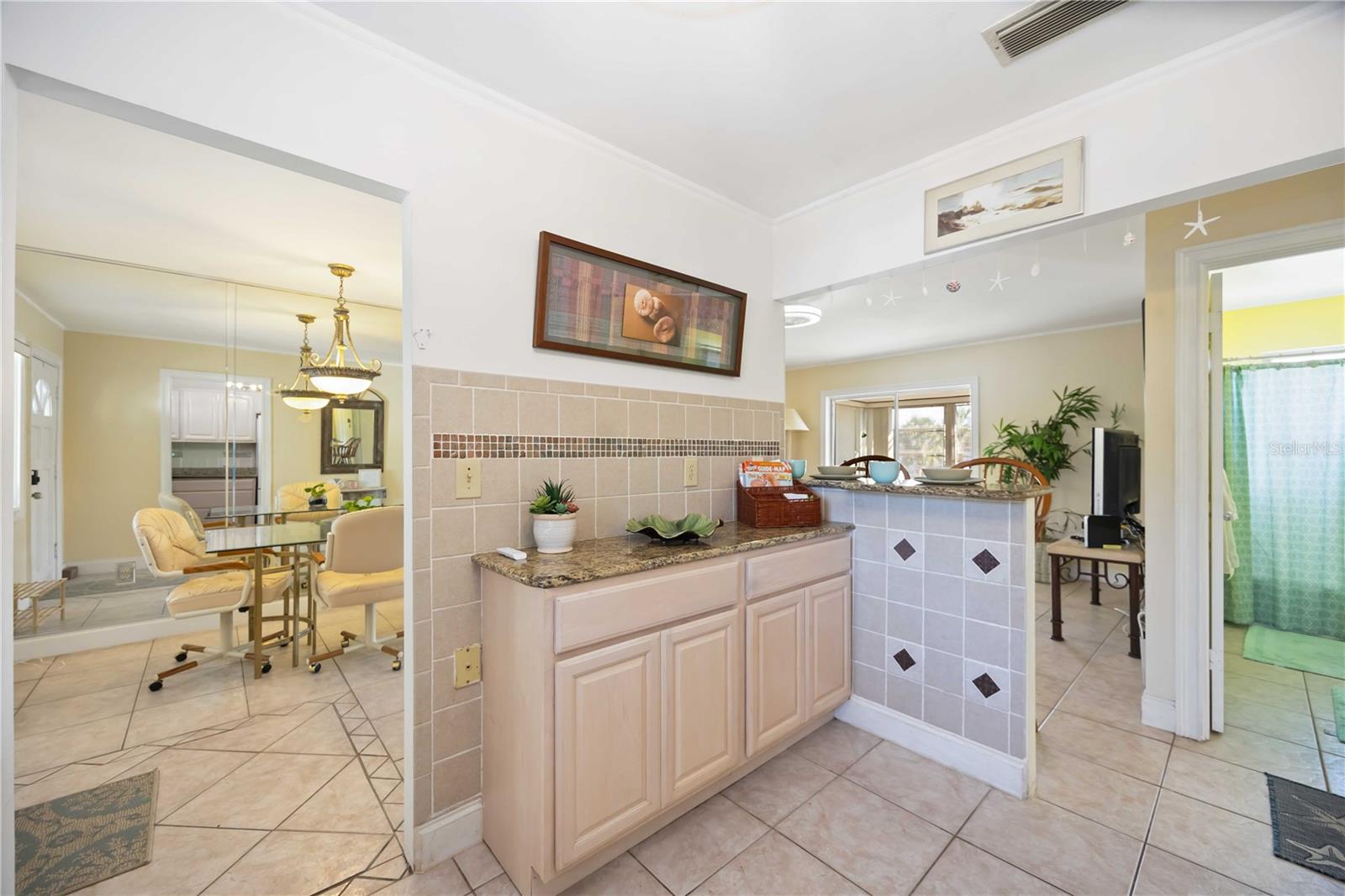 BAYSHORE CONDOMINIUM - Residential