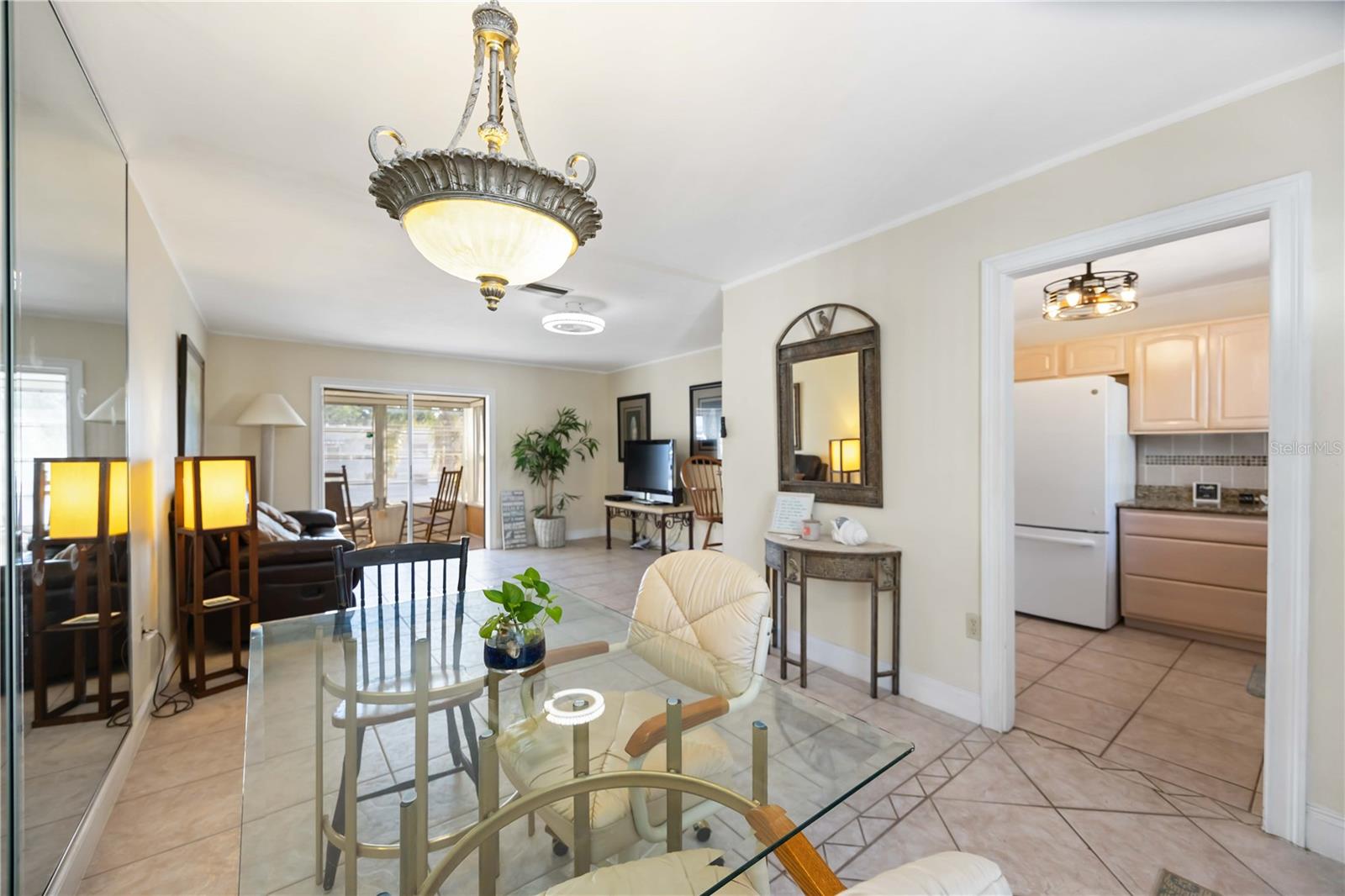 BAYSHORE CONDOMINIUM - Residential