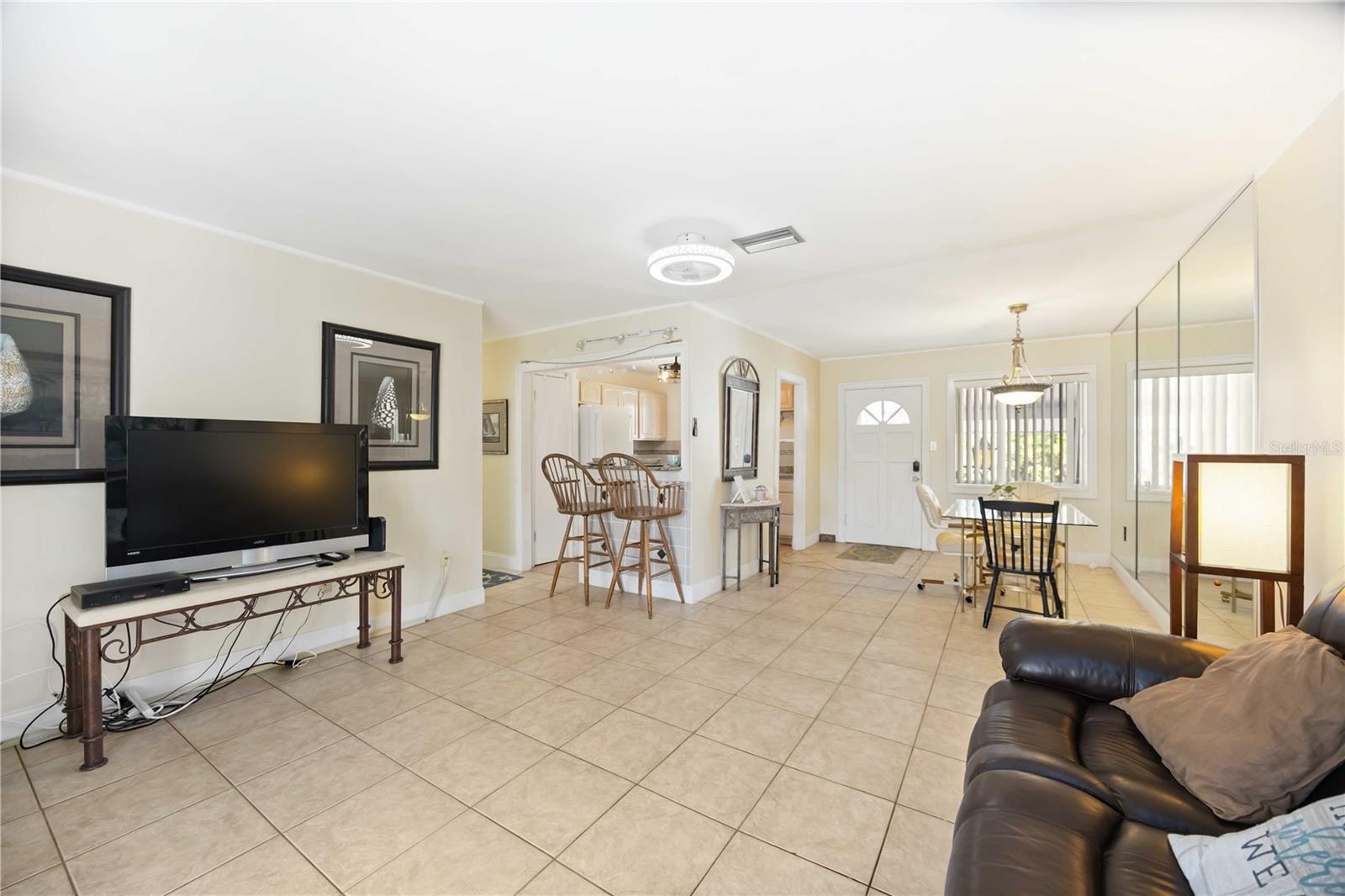 BAYSHORE CONDOMINIUM - Residential