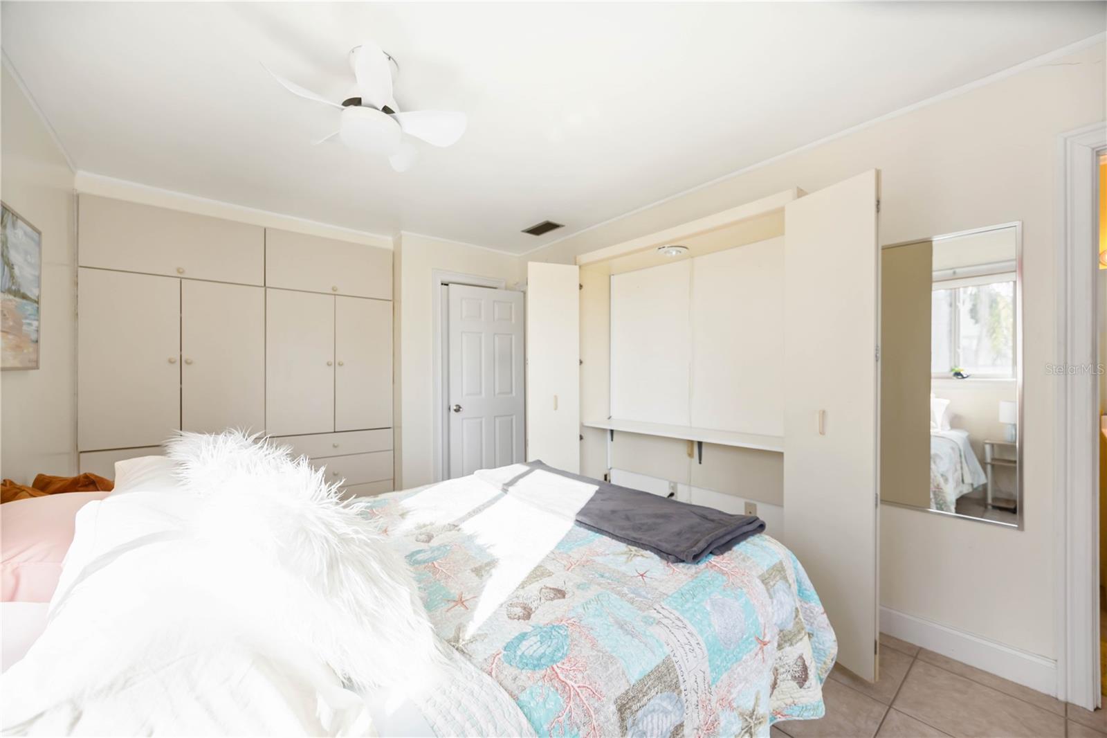 BAYSHORE CONDOMINIUM - Residential