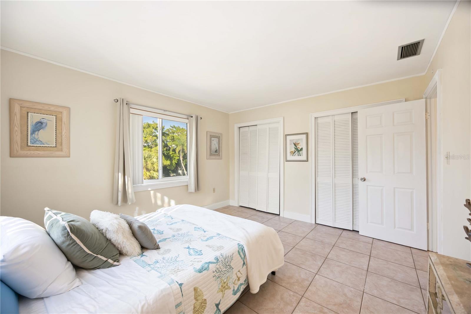 BAYSHORE CONDOMINIUM - Residential