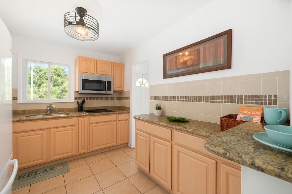 BAYSHORE CONDOMINIUM - Residential