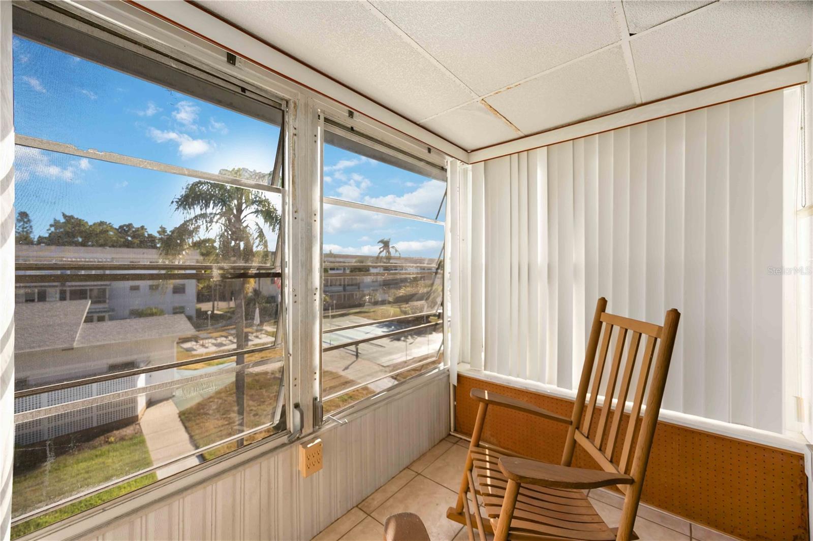 BAYSHORE CONDOMINIUM - Residential