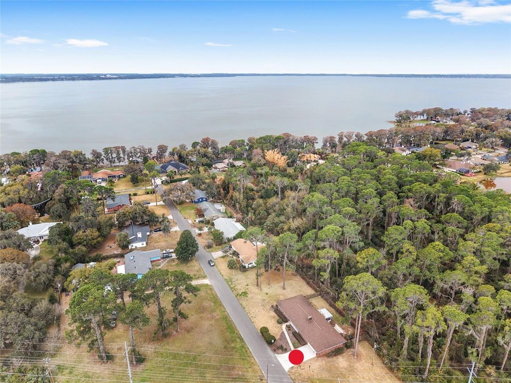 Photo of 98 Mockingbird Lane, Eustis, FL 32726 (MLS # G5108527)