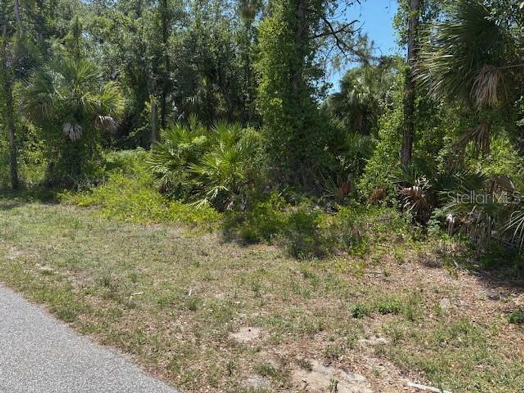 Photo of 18423 Fremont Avenue, Port Charlotte, FL 33954 (MLS # N6138962)