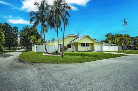 4361 NE 13TH TERRACE OAKLAND PARK FL 33334