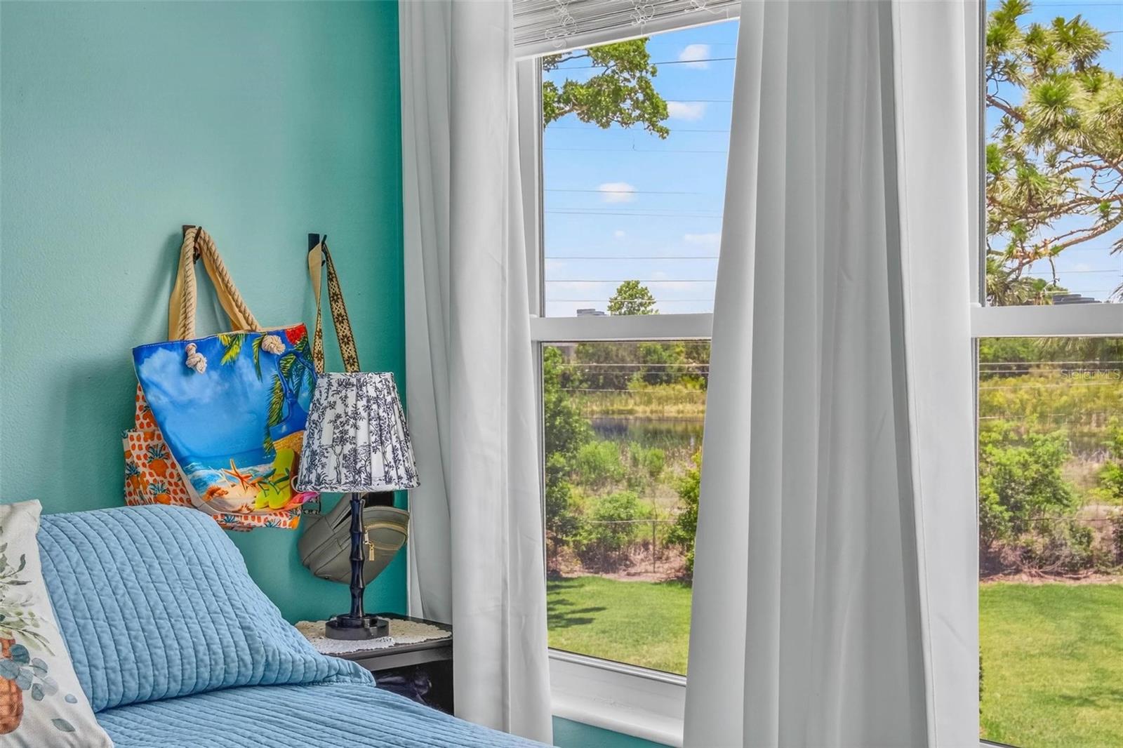 ON TOP OF THE WORLD - Residential