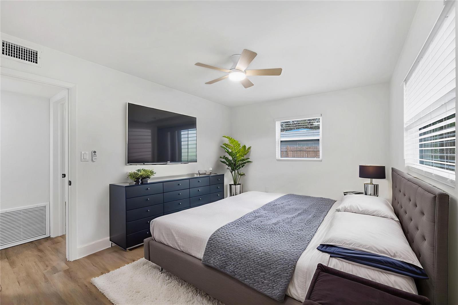 KENSINGTON PARK - Residential