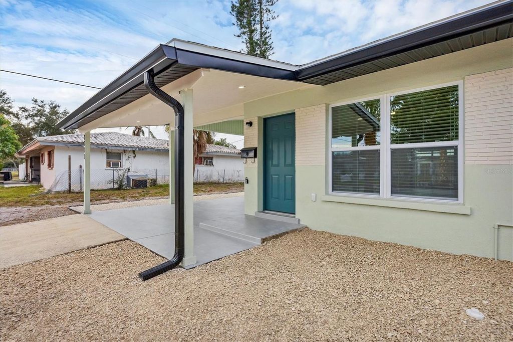 Photo of 2711 Kilgore Place, Sarasota, FL 34235 (MLS # A4676682)