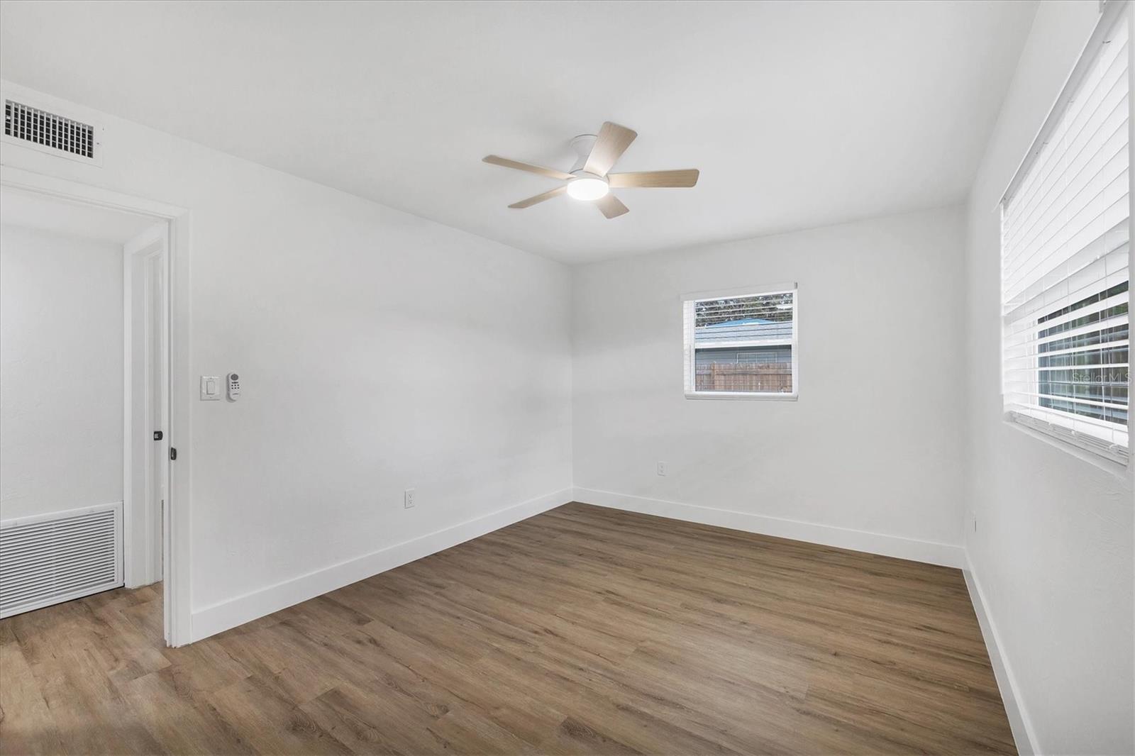 KENSINGTON PARK - Residential