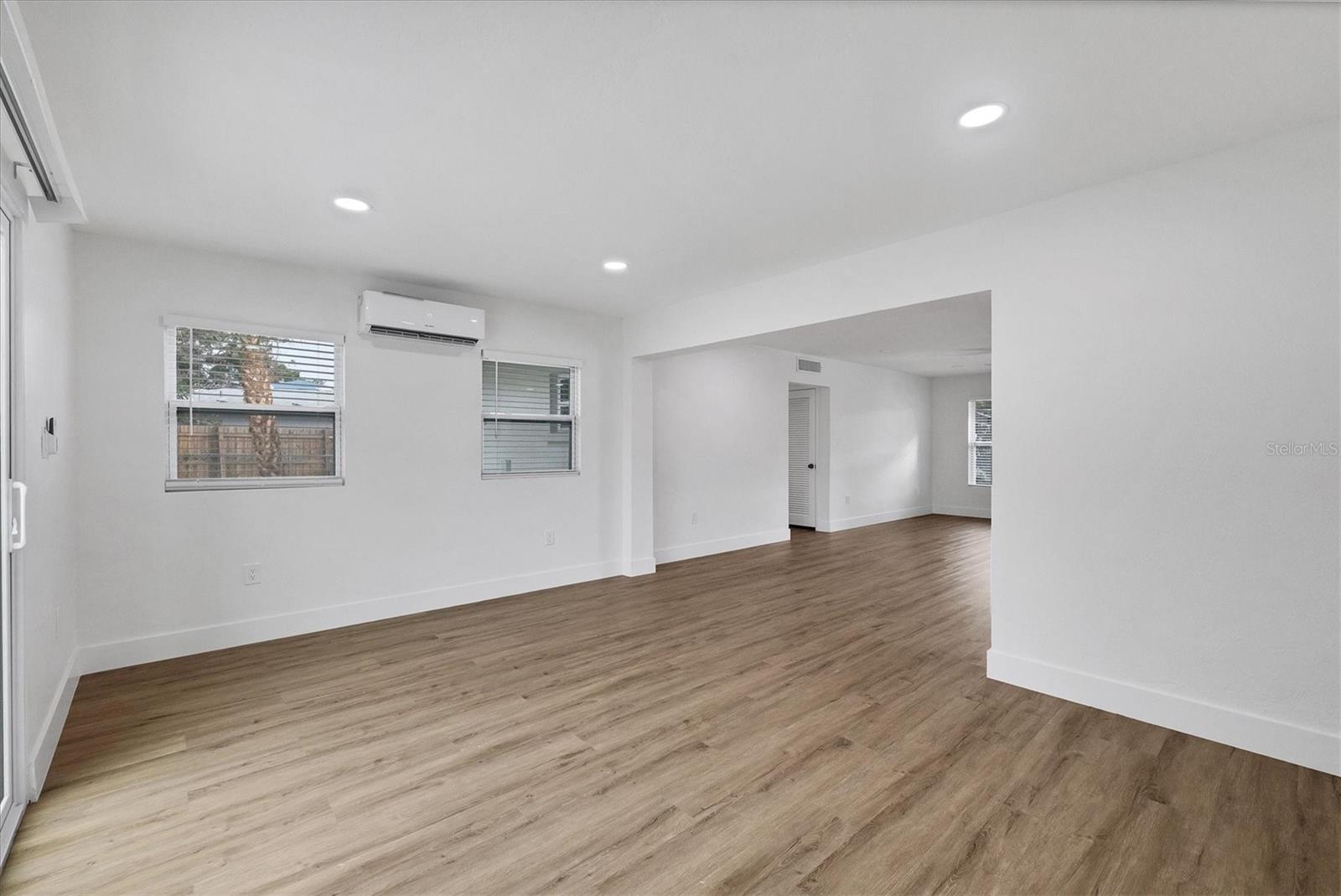 KENSINGTON PARK - Residential