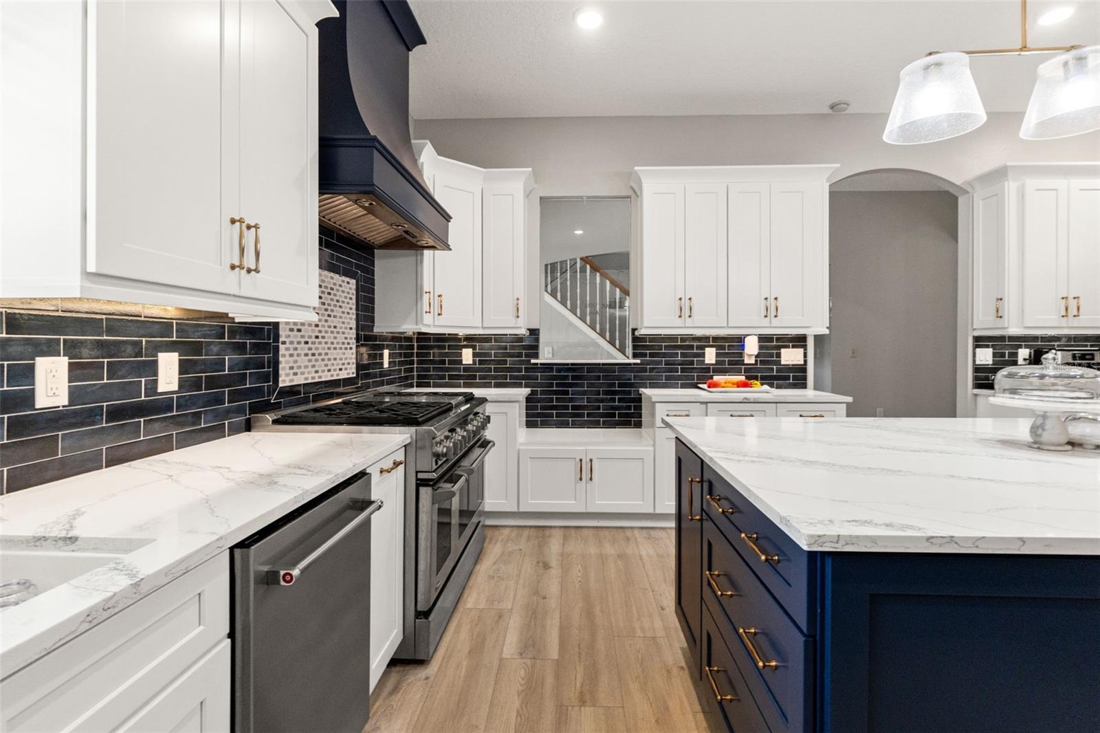 ROYAL HIGHLANDS - Residential