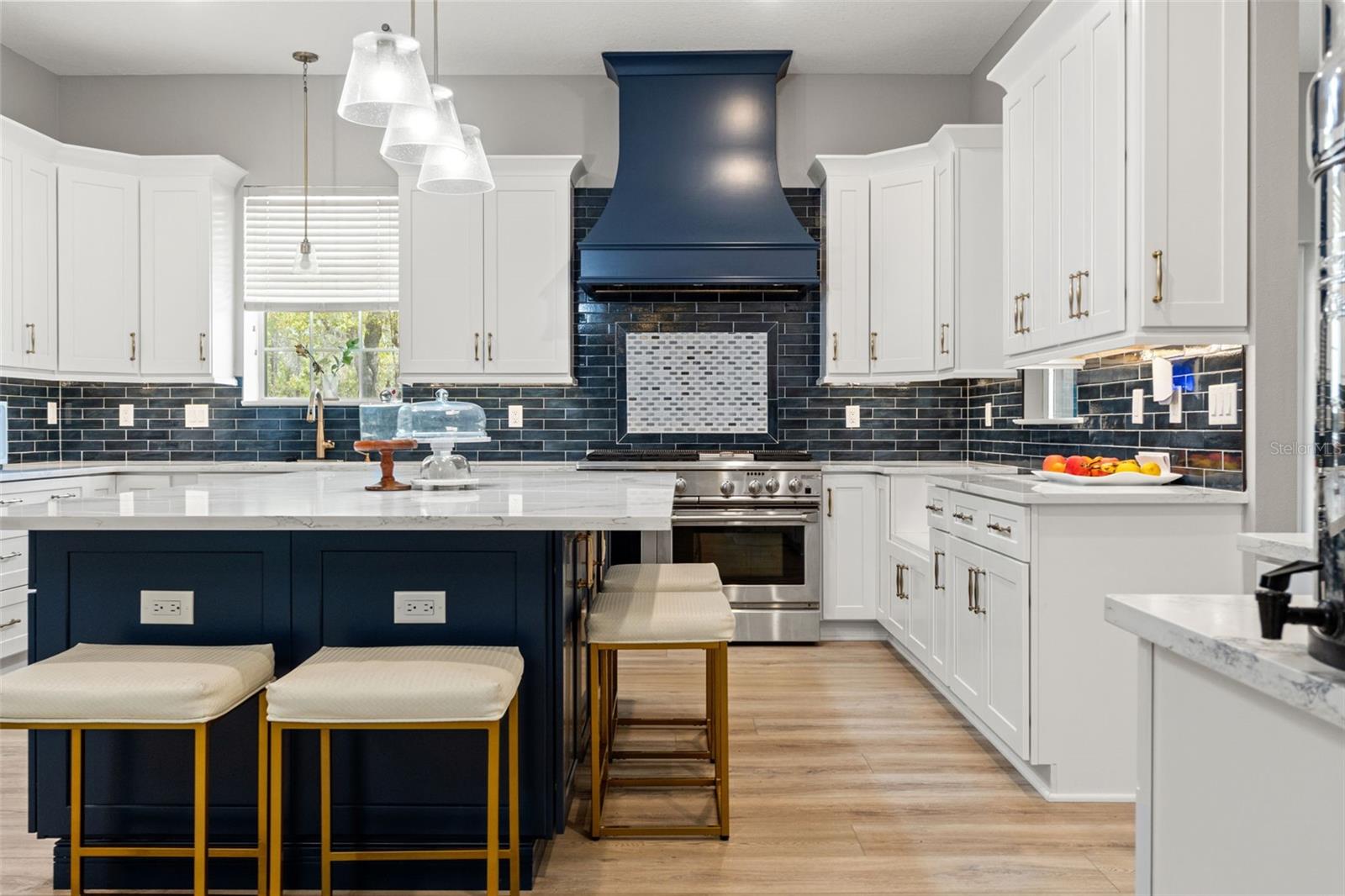 ROYAL HIGHLANDS - Residential