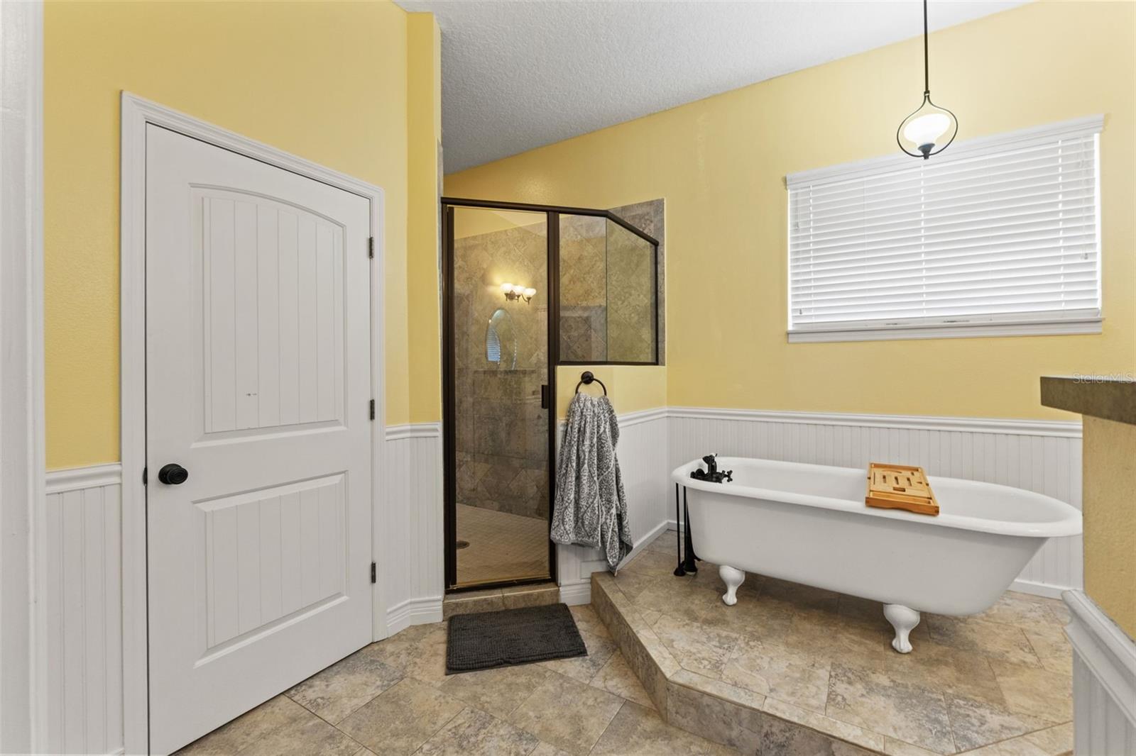 ROYAL HIGHLANDS - Residential