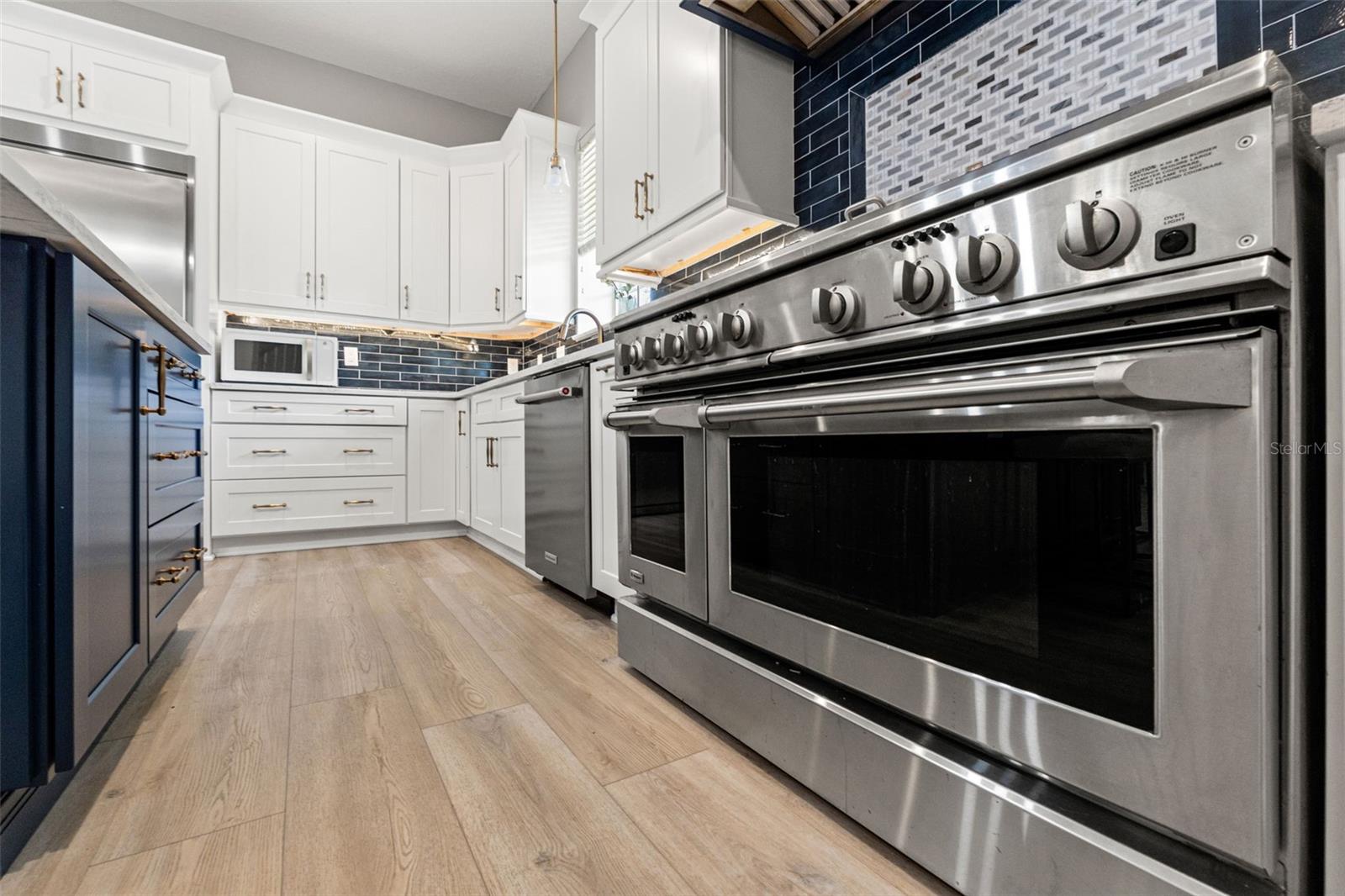 ROYAL HIGHLANDS - Residential