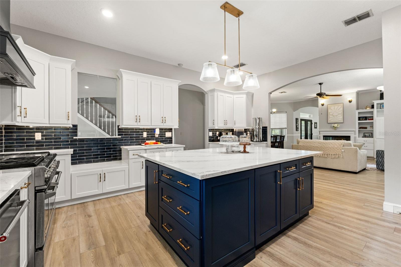 ROYAL HIGHLANDS - Residential