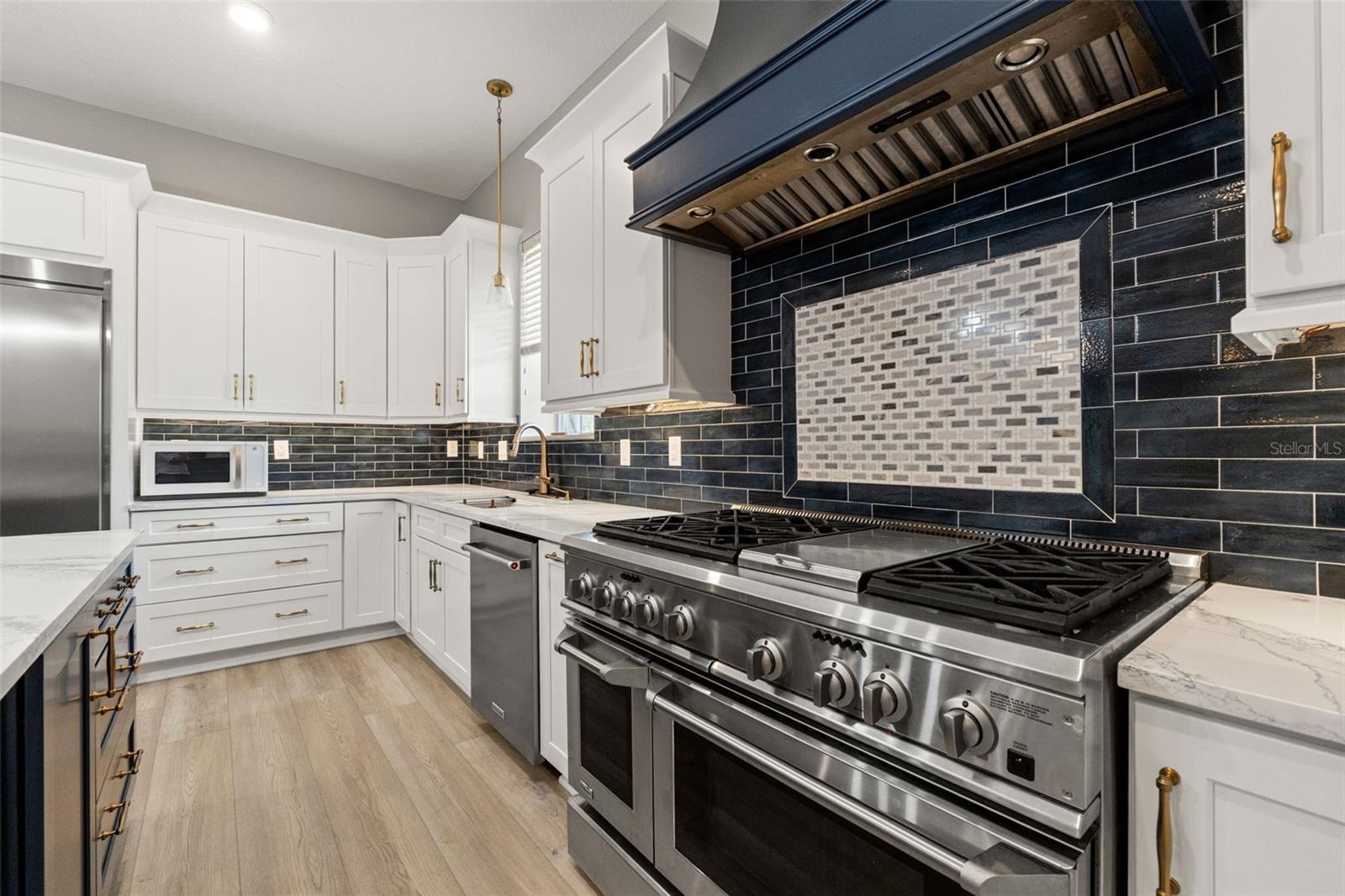 ROYAL HIGHLANDS - Residential