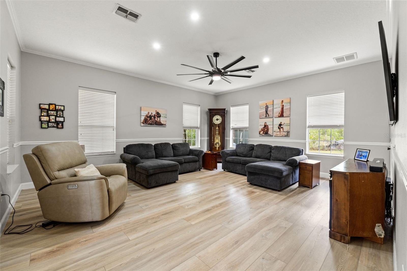 ROYAL HIGHLANDS - Residential