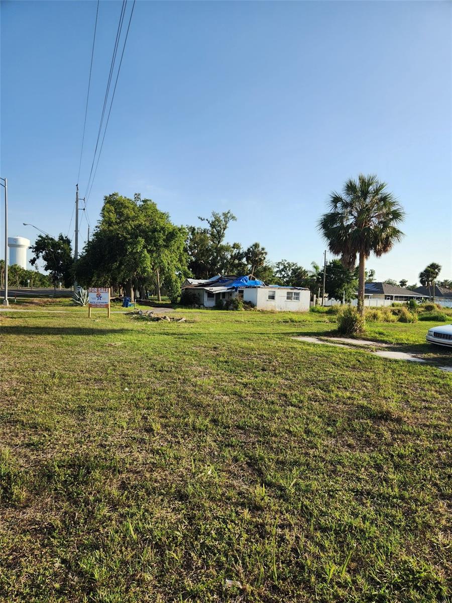 2815 US-41 N
