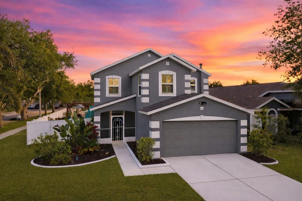 Photo of 7633 Clovelly Park Place, Apollo Beach, FL 33572 (MLS # TB8494803)