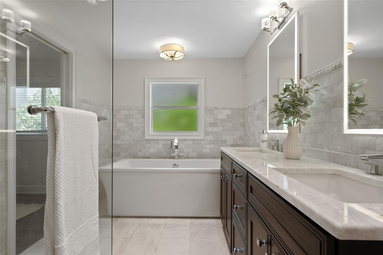 DAVIS ISLANDS PB10 PG52 TO 57 - Residential