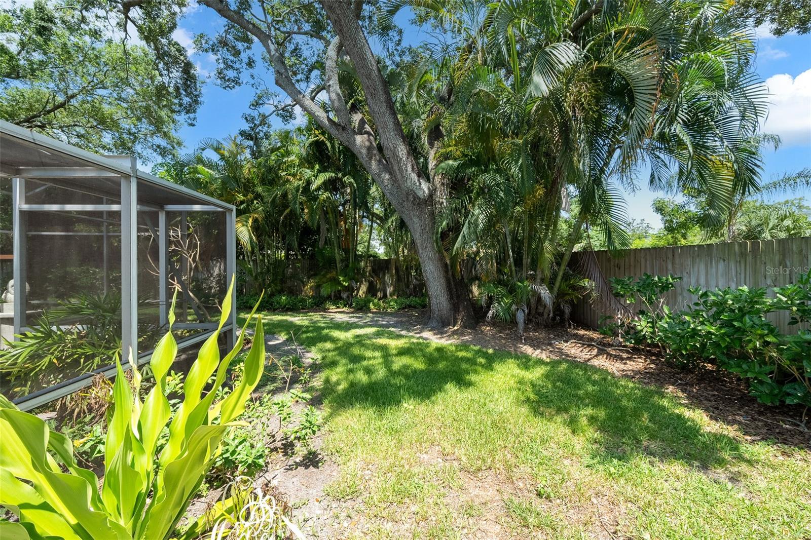 DAVIS ISLANDS PB10 PG52 TO 57 - Residential