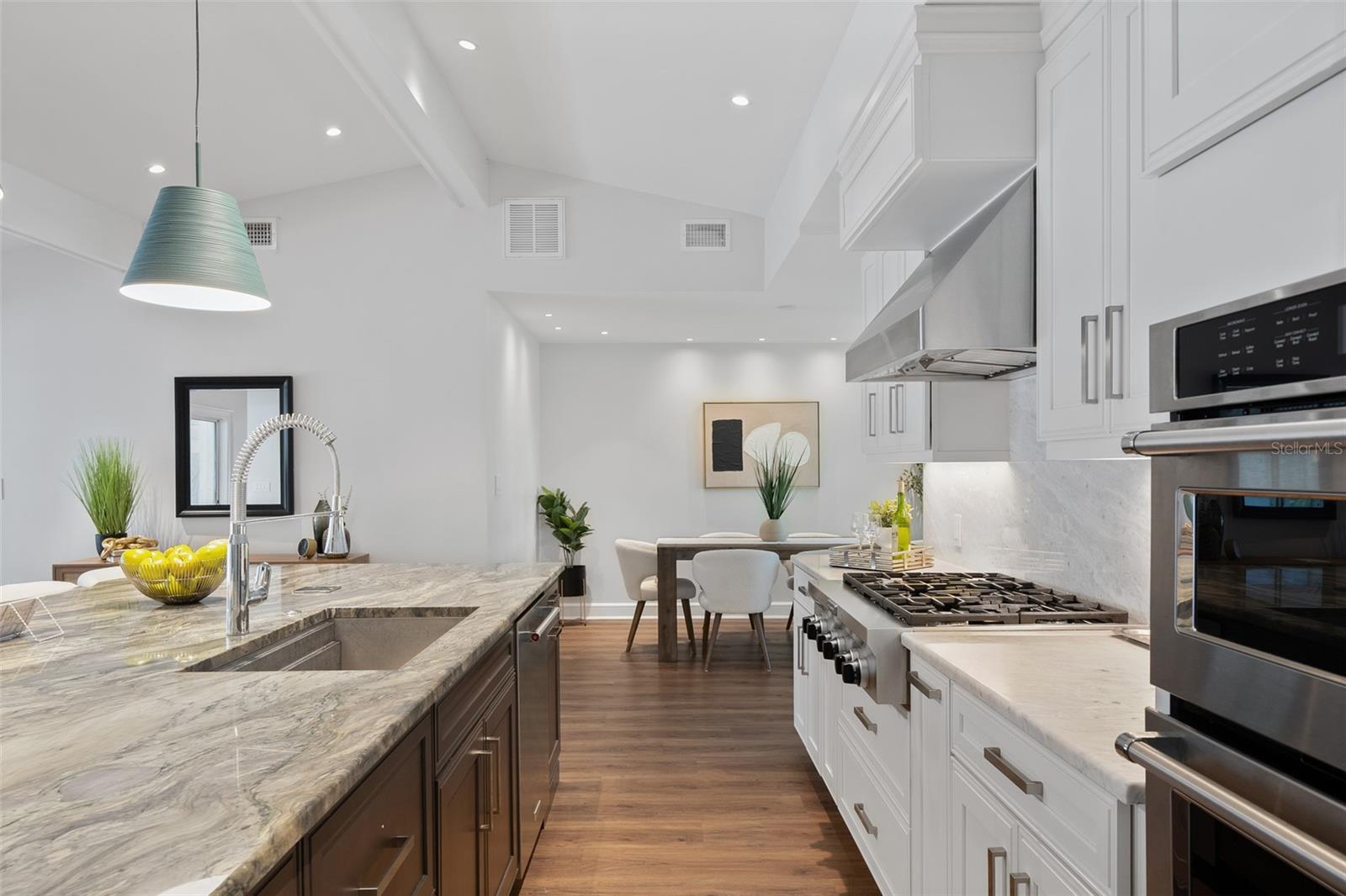 DAVIS ISLANDS PB10 PG52 TO 57 - Residential