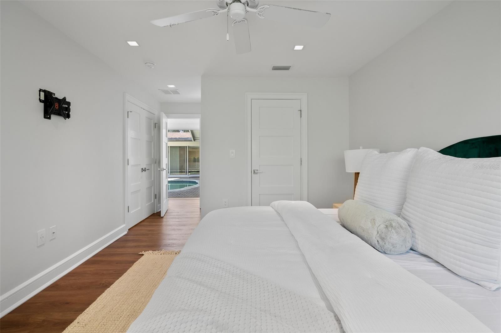 DAVIS ISLANDS PB10 PG52 TO 57 - Residential